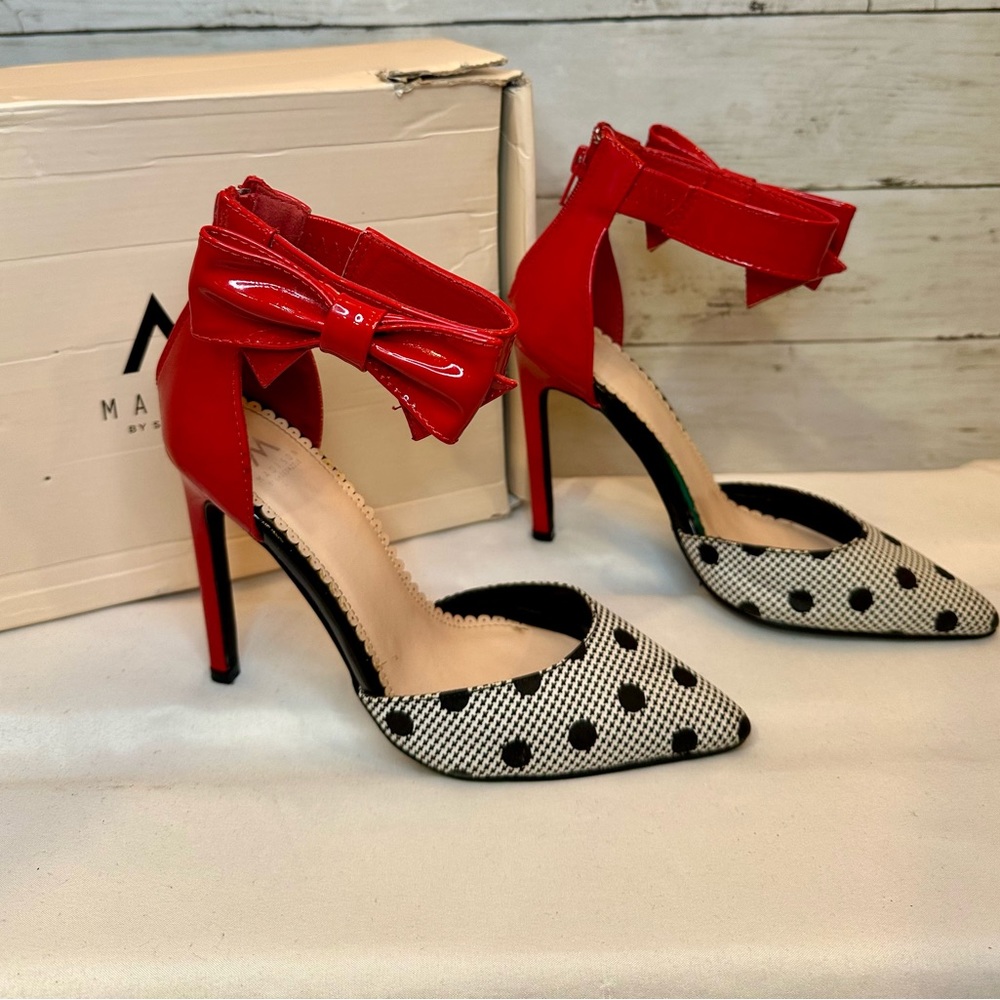 MADISON BY SHOEDAZZLE Bernadette pointed toe heels